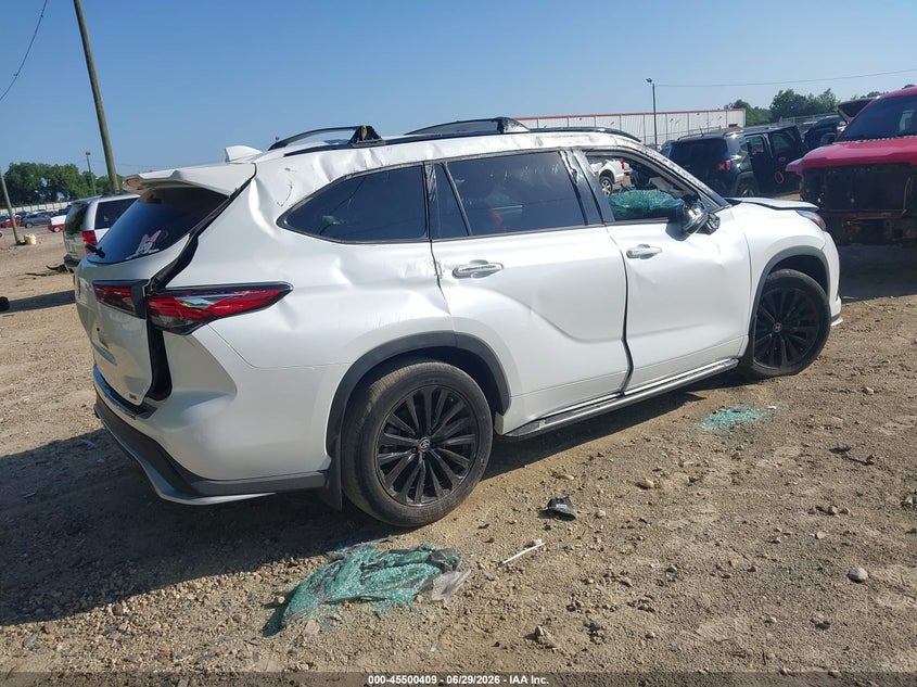 2023 Toyota Highlander VIN 5TDKDRAH5PS010536 IAAI salvage auction — ROLLOVER, Salvage (Georgia), sold $5,800 on 2026-07-29 (photo 4)
