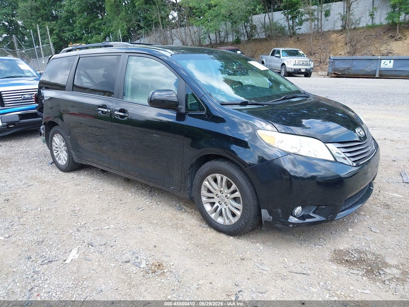 2015 Toyota Sienna VIN 5TDYK3DC8FS676494 IAAI salvage auction — REAR END, Salvage Title, sold $4,025 on 2026-08-01 (photo 1)