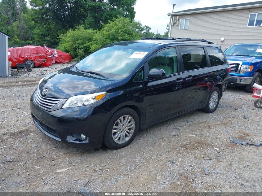 2015 Toyota Sienna VIN 5TDYK3DC8FS676494 IAAI salvage auction — REAR END, Salvage Title, sold $4,025 on 2026-08-01 (photo 2)