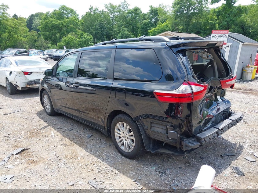 2015 Toyota Sienna VIN 5TDYK3DC8FS676494 IAAI salvage auction — REAR END, Salvage Title, sold $4,025 on 2026-08-01 (photo 3)