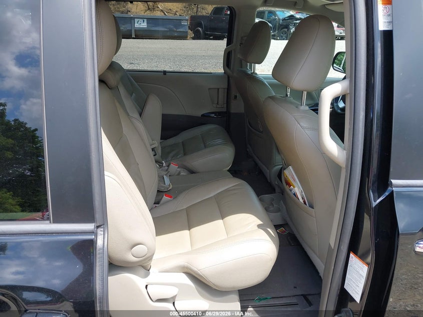 2015 Toyota Sienna VIN 5TDYK3DC8FS676494 IAAI salvage auction — REAR END, Salvage Title, sold $4,025 on 2026-08-01 (photo 8)