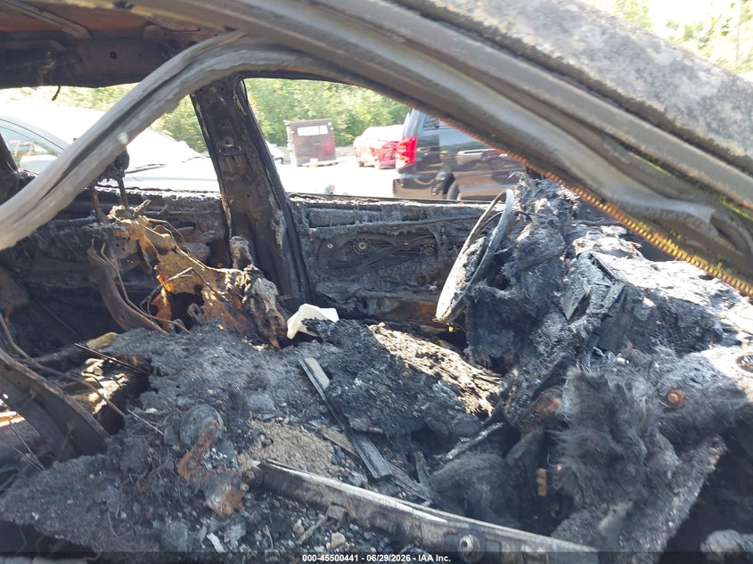 2013 Hyundai Santa fe VIN 5XYZUDLB4DG052795 IAAI salvage auction — TOTAL BURN, Bill Of Sale Destruction Only - Salvage (Ohio), sold $25 on 2026-07-28 (photo 5)