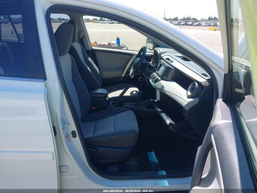 2015 Toyota Rav 4 VIN JTMBFREV6FJ033121 IAAI salvage auction — REAR END, Salvage Title, sold $4,550 on 2026-07-14 (photo 5)