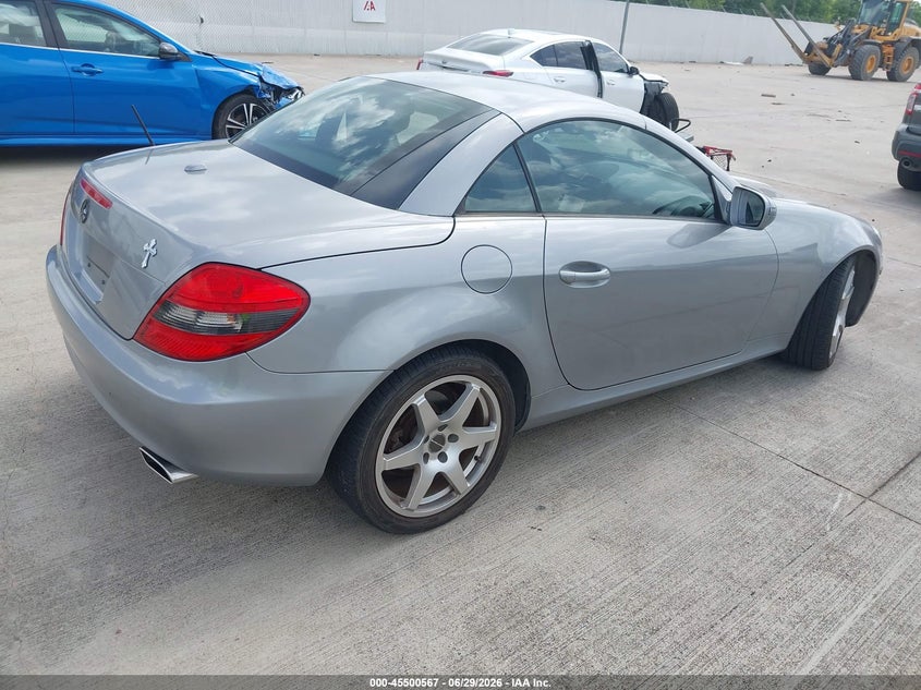 2010 Mercedes-benz Slk-class VIN WDBWK5EA0AF232016 IAAI salvage auction — NORMAL WEAR, Original (Texas), sold $375 on 2026-07-10 (photo 4)
