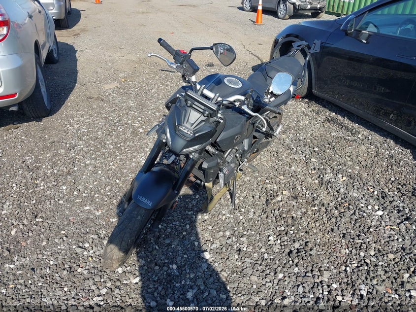 2025 Yamaha VIN JYARM48E9SA002888 IAAI salvage auction — LEFT SIDE, Salvage Title, sold $25 on 2026-07-31 (photo 2)