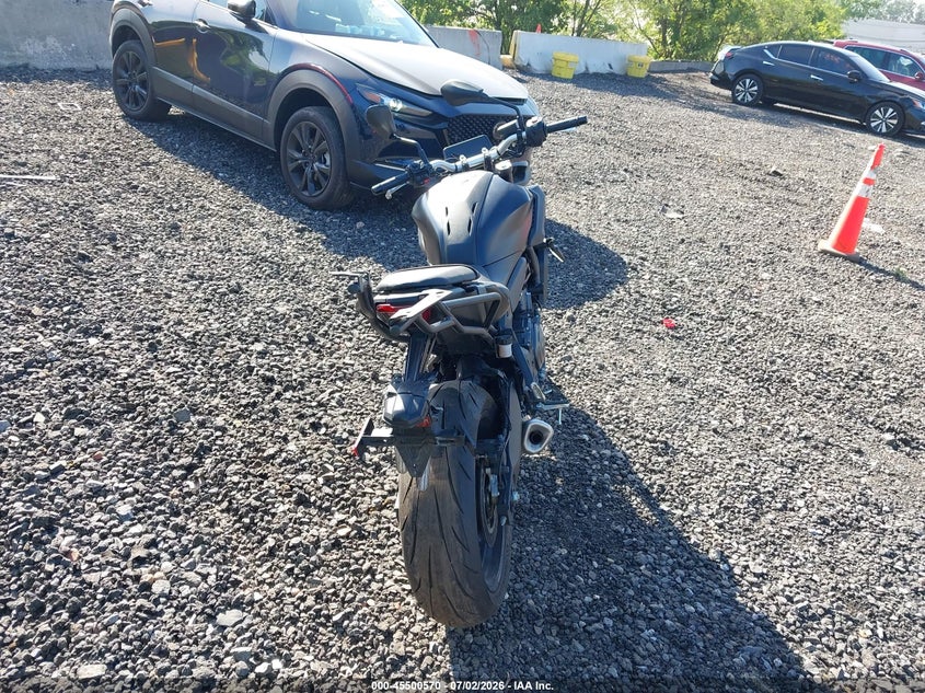 2025 Yamaha VIN JYARM48E9SA002888 IAAI salvage auction — LEFT SIDE, Salvage Title, sold $25 on 2026-07-31 (photo 6)