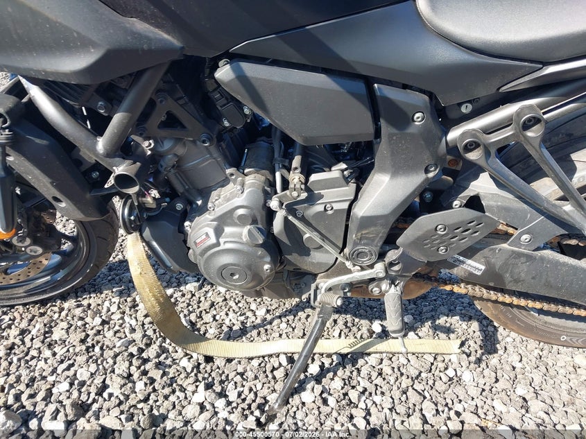 2025 Yamaha VIN JYARM48E9SA002888 IAAI salvage auction — LEFT SIDE, Salvage Title, sold $25 on 2026-07-31 (photo 9)