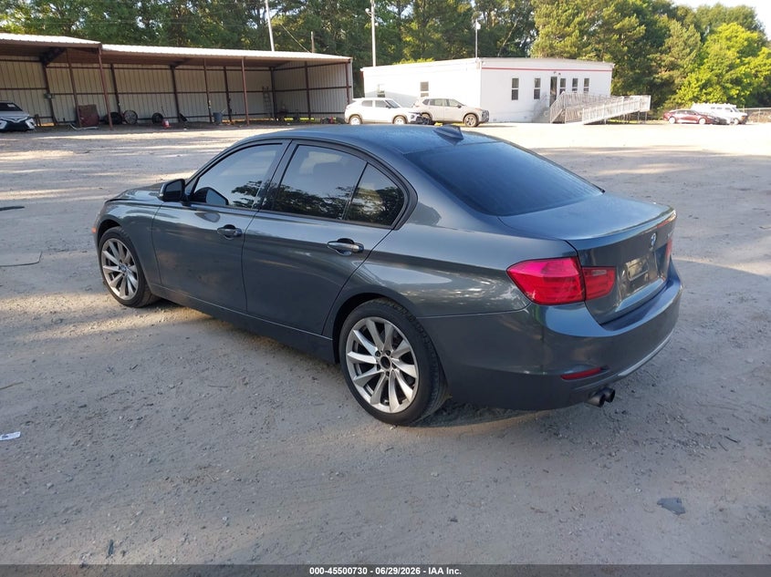 2012 BMW 3er VIN WBA3A5C55CF341293 IAAI salvage auction — NORMAL WEAR, Clear (Georgia), sold $275 on 2026-07-10 (photo 3)