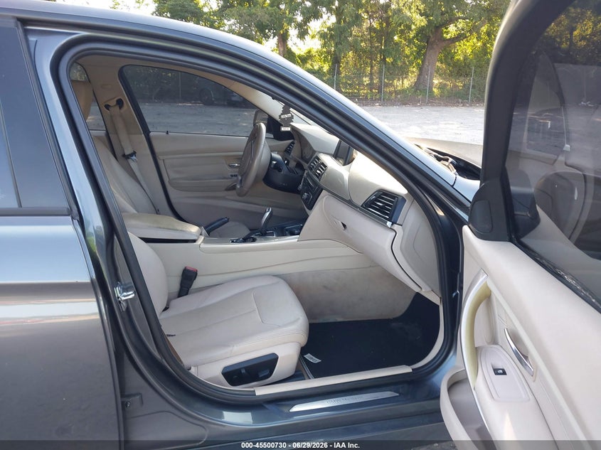 2012 BMW 3er VIN WBA3A5C55CF341293 IAAI salvage auction — NORMAL WEAR, Clear (Georgia), sold $275 on 2026-07-10 (photo 5)