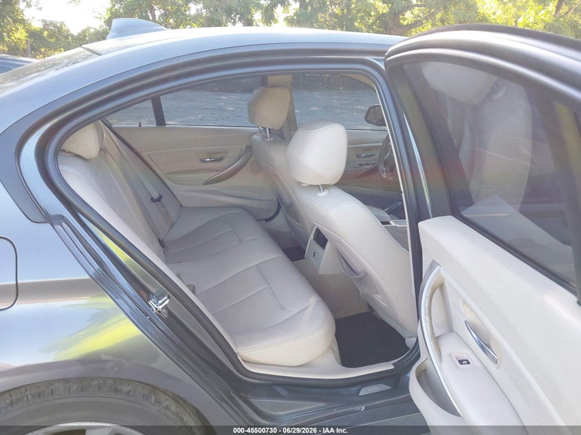 2012 BMW 3er VIN WBA3A5C55CF341293 IAAI salvage auction — NORMAL WEAR, Clear (Georgia), sold $275 on 2026-07-10 (photo 8)