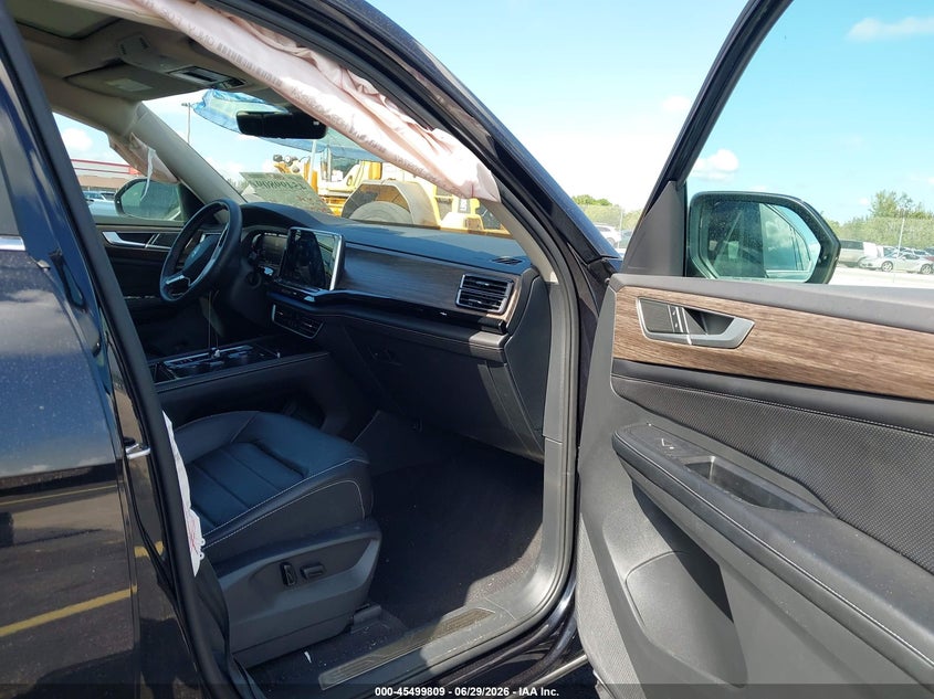 2024 Volkswagen Atlas VIN 1V2BR2CA2RC504929 IAAI salvage auction — REAR END, Rebuildable (Florida), sold $14,450 on 2026-07-30 (photo 5)