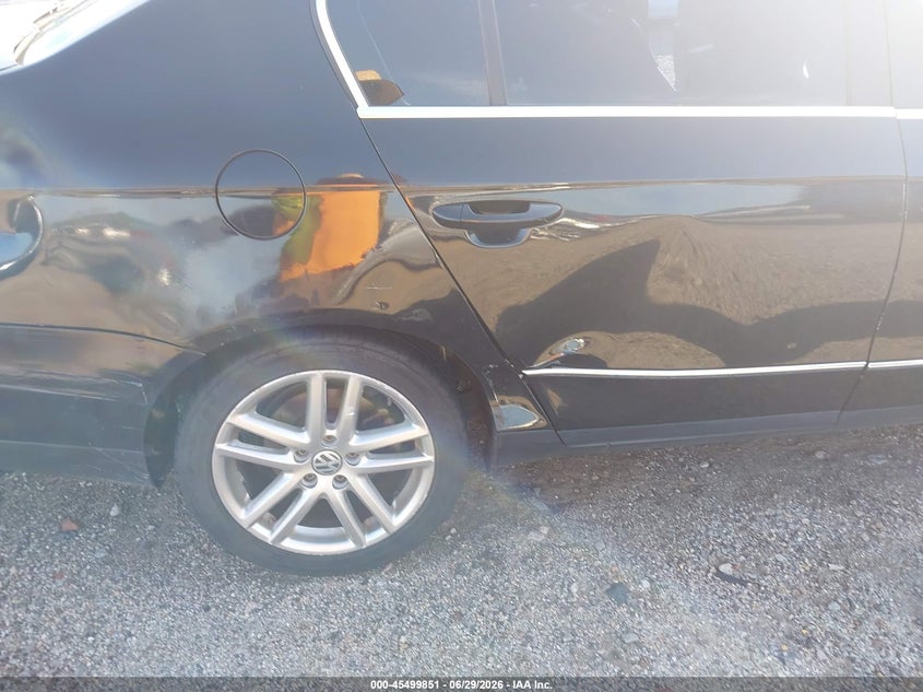 2008 Volkswagen Passat VIN WVWEK73C38P059545 IAAI salvage auction — RIGHT SIDE, Salvage (South Carolina), sold $175 on 2026-08-05 (photo 6)