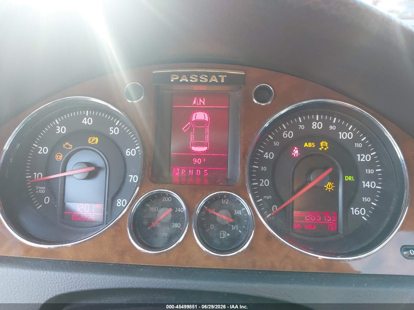 2008 Volkswagen Passat VIN WVWEK73C38P059545 IAAI salvage auction — RIGHT SIDE, Salvage (South Carolina), sold $175 on 2026-08-05 (photo 7)