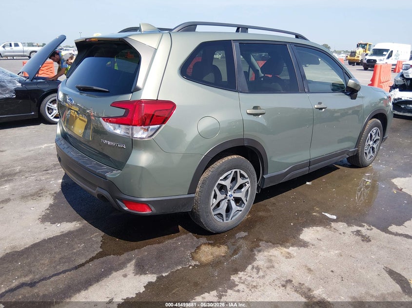 2021 Subaru Forester VIN JF2SKAFC2MH566180 IAAI salvage auction — SIDE, Salvage (Missouri), sold $6,700 on 2026-07-26 (photo 4)