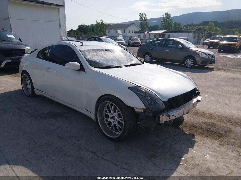 2004 Infiniti G35 VIN JNKCV54E54M811002 IAAI salvage auction — FRONT & REAR, Salvage (Pennsylvania), sold $425 on 2026-07-12 (photo 1)