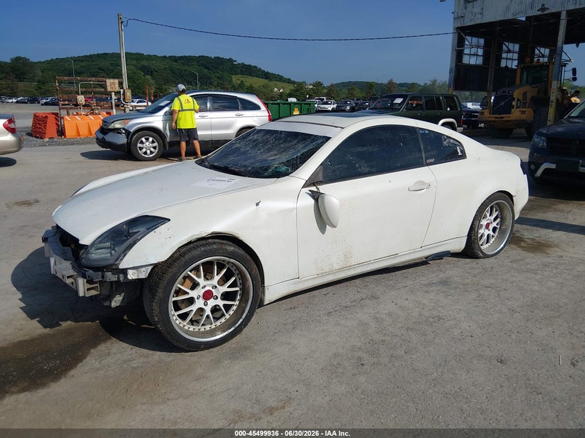 2004 Infiniti G35 VIN JNKCV54E54M811002 IAAI salvage auction — FRONT & REAR, Salvage (Pennsylvania), sold $425 on 2026-07-12 (photo 2)
