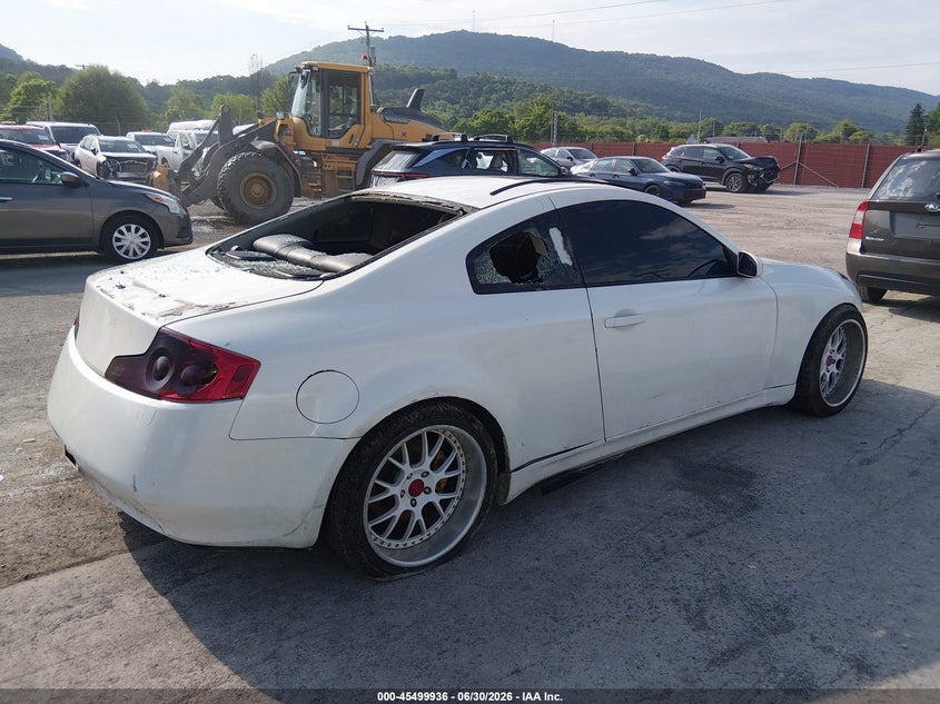 2004 Infiniti G35 VIN JNKCV54E54M811002 IAAI salvage auction — FRONT & REAR, Salvage (Pennsylvania), sold $425 on 2026-07-12 (photo 4)
