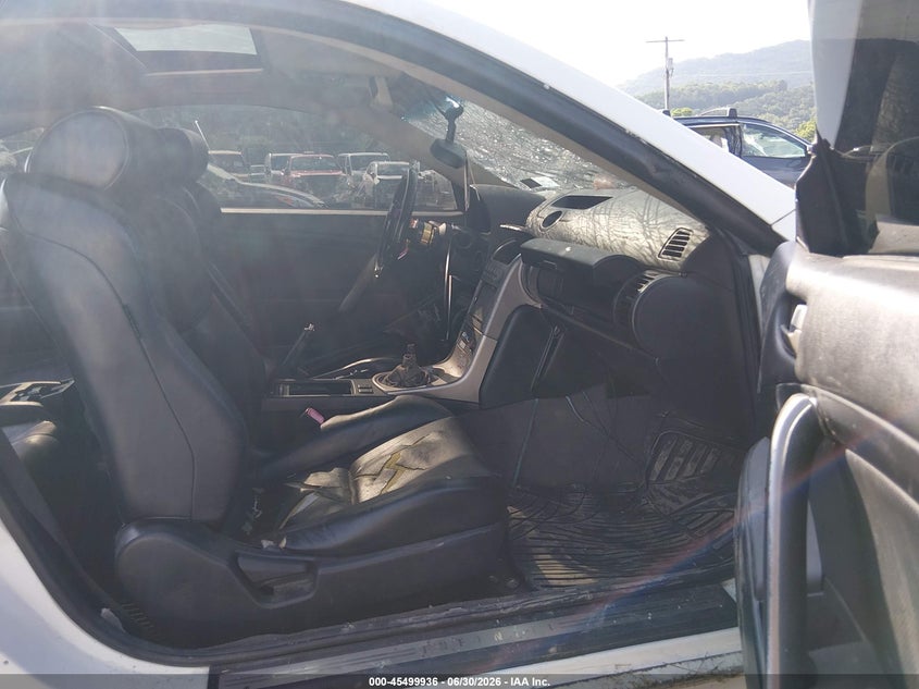 2004 Infiniti G35 VIN JNKCV54E54M811002 IAAI salvage auction — FRONT & REAR, Salvage (Pennsylvania), sold $425 on 2026-07-12 (photo 5)