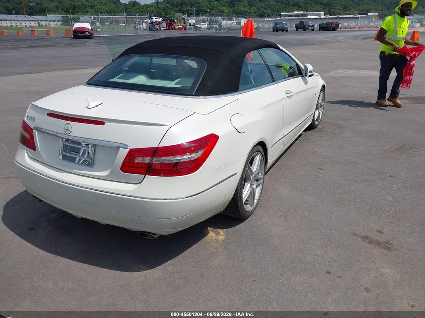 2012 Mercedes-benz E-klasse VIN WDDKK5KF6CF147934 IAAI salvage auction — WATER/FLOOD, Salvage Title, sold $1,050 on 2026-08-11 (photo 4)