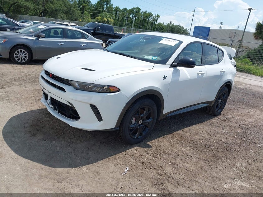 2024 Dodge Hornet VIN ZACPDFCW8R3A28973 IAAI salvage auction — ENGINE DAMAGE, Salvage Title, sold $4,300 on 2026-08-05 (photo 2)