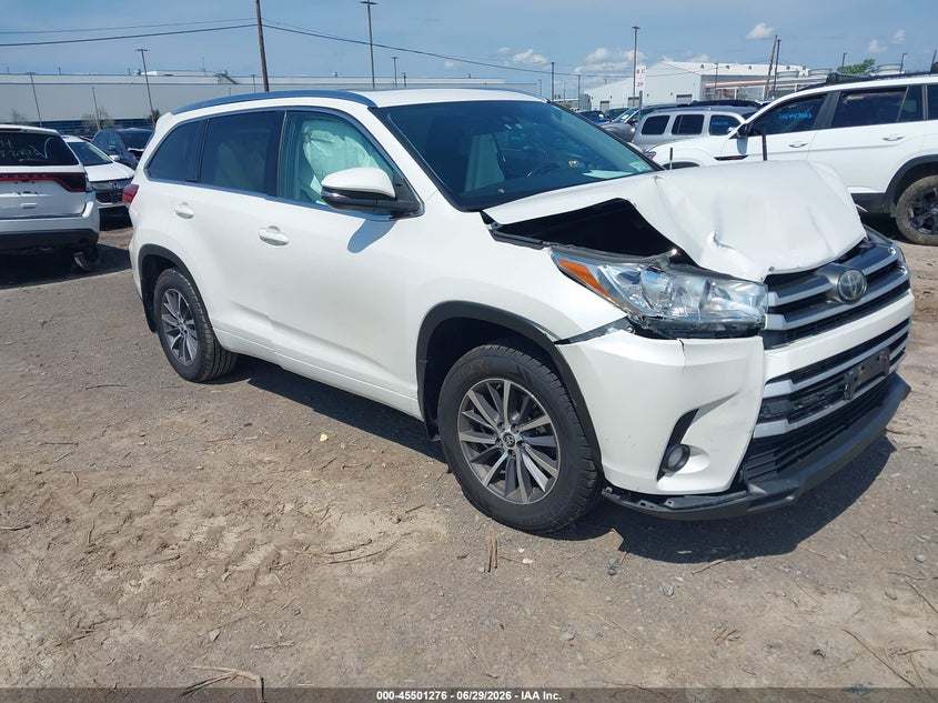 2017 Toyota Highlander VIN 5TDJZRFH0HS368800 IAAI salvage auction — FRONT END, Salvage Title, sold $5,175 on 2026-07-15 (photo 1)