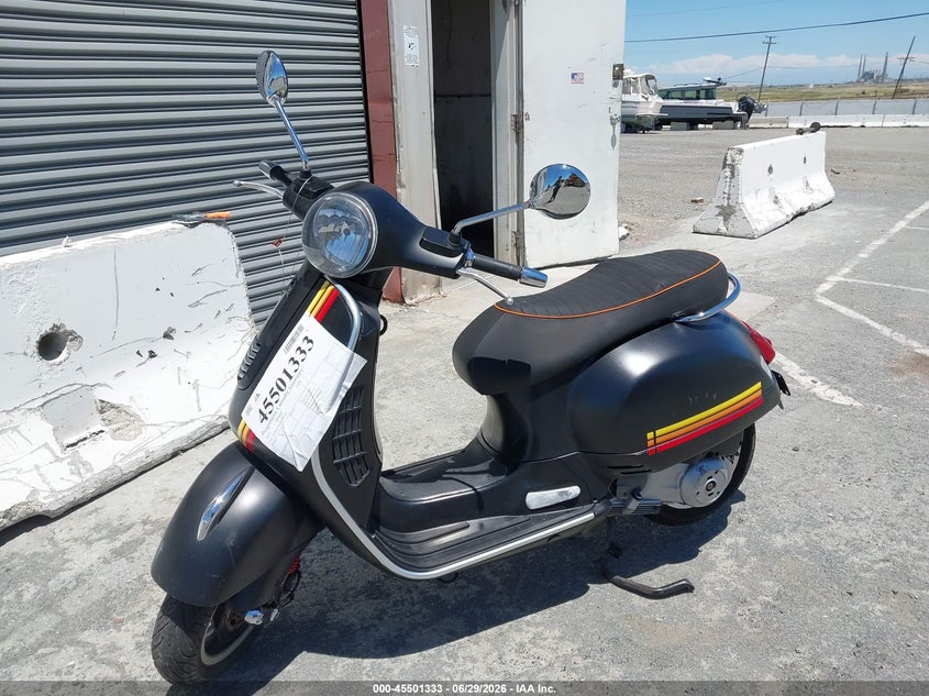 2015 Vespa Gts VIN ZAPM459L0F5100349 IAAI salvage auction — LEFT & RIGHT, Salvage Title, sold $725 on 2026-07-22 (photo 2)