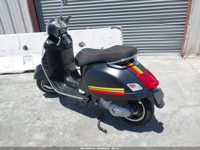 2015 Vespa Gts VIN ZAPM459L0F5100349 IAAI salvage auction — LEFT & RIGHT, Salvage Title, sold $725 on 2026-07-22 (photo 3)