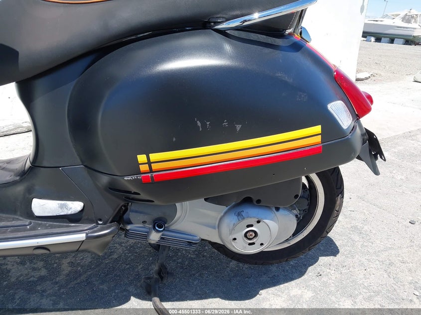 2015 Vespa Gts VIN ZAPM459L0F5100349 IAAI salvage auction — LEFT & RIGHT, Salvage Title, sold $725 on 2026-07-22 (photo 9)