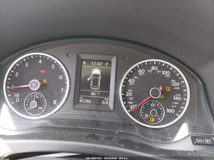2017 Volkswagen Tiguan VIN WVGSV7AX1HK030585 IAAI salvage auction — FRONT END, Salvage (Massachusetts), sold $1,800 on 2026-07-18 (photo 7)
