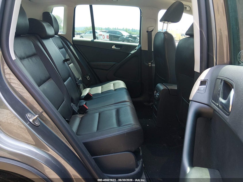 2017 Volkswagen Tiguan VIN WVGSV7AX1HK030585 IAAI salvage auction — FRONT END, Salvage (Massachusetts), sold $1,800 on 2026-07-18 (photo 8)