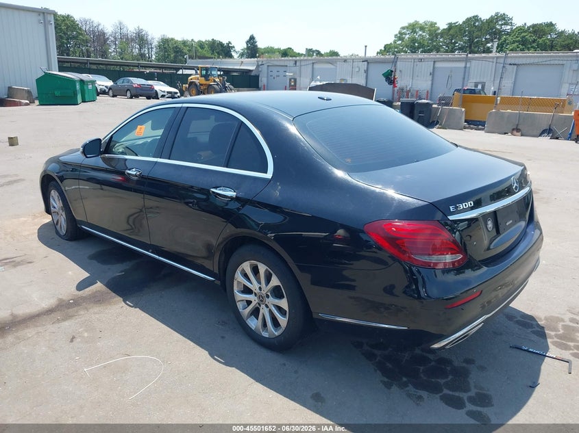 2018 Mercedes-benz E-klasse VIN WDDZF4KB3JA470780 IAAI salvage auction — WATER/FLOOD, Salvage Title, sold $6,550 on 2026-07-28 (photo 3)