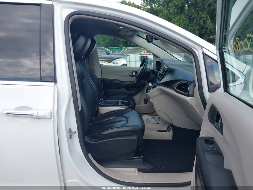 2020 Chrysler Pacifica VIN 2C4RC1BG0LR271844 IAAI salvage auction — SIDE, Salvage Title, sold $1,100 on 2026-09-02 (photo 5)