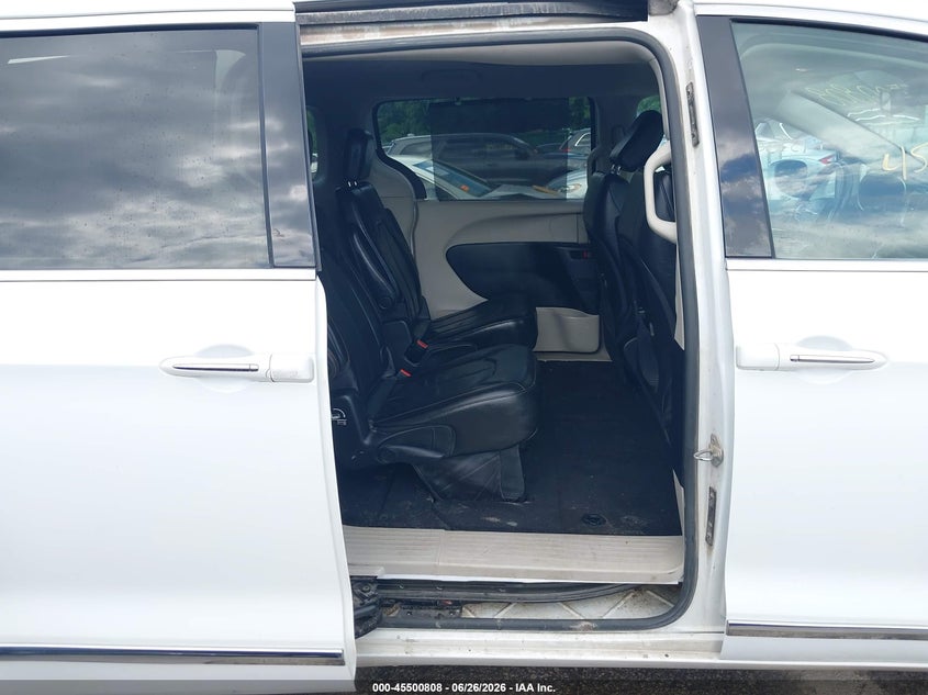 2020 Chrysler Pacifica VIN 2C4RC1BG0LR271844 IAAI salvage auction — SIDE, Salvage Title, sold $1,100 on 2026-09-02 (photo 8)
