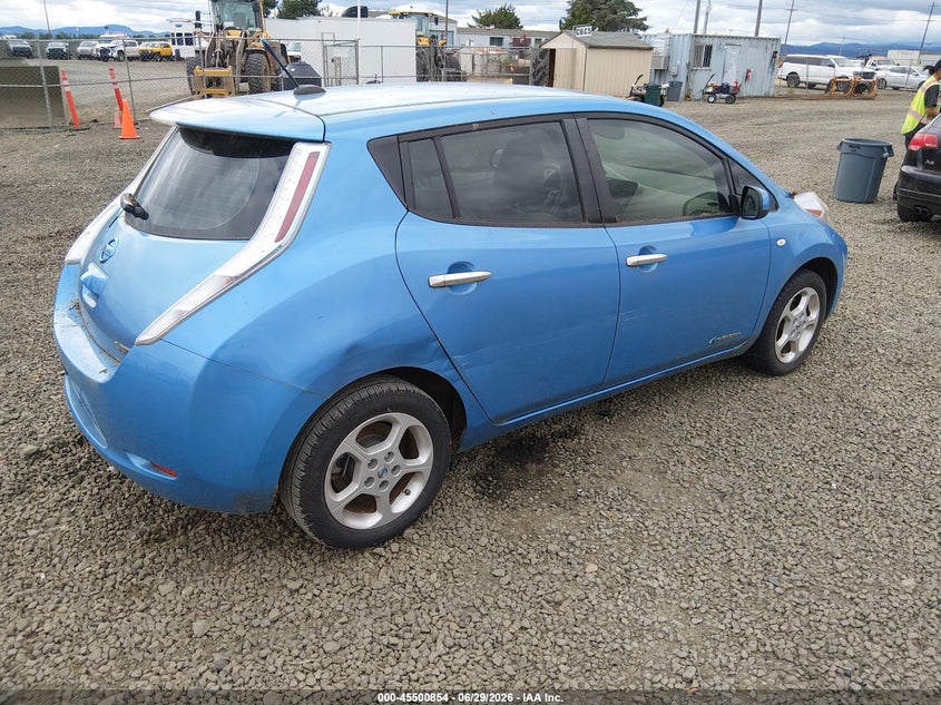 2012 Nissan Leaf VIN JN1AZ0CP7CT022781 IAAI salvage auction — NORMAL WEAR, Clear - Public Restricted (Oregon), sold $300 on 2026-07-13 (photo 4)