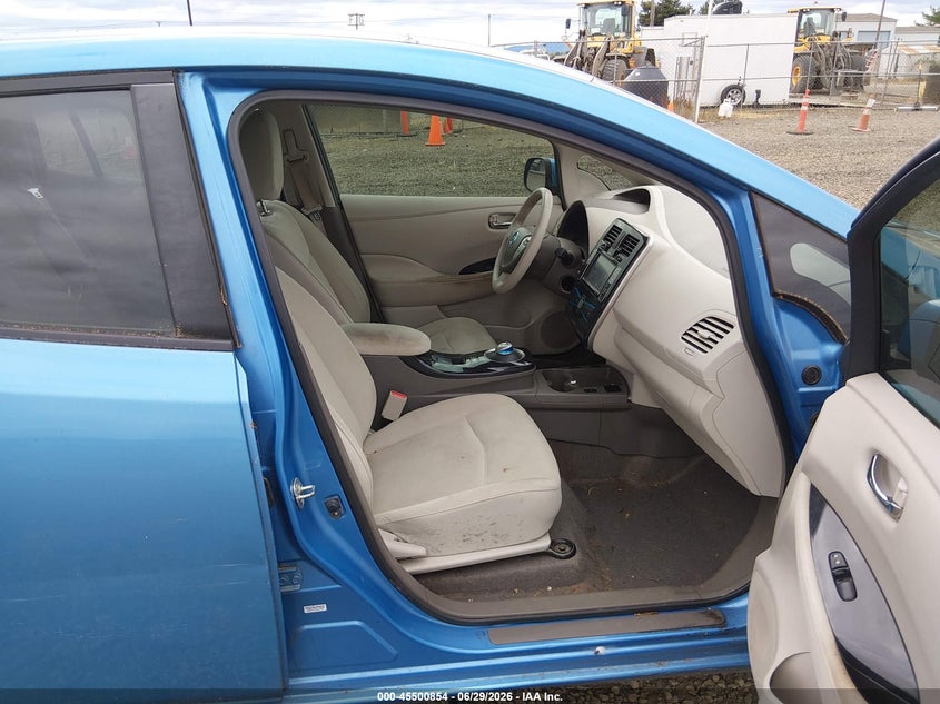 2012 Nissan Leaf VIN JN1AZ0CP7CT022781 IAAI salvage auction — NORMAL WEAR, Clear - Public Restricted (Oregon), sold $300 on 2026-07-13 (photo 5)