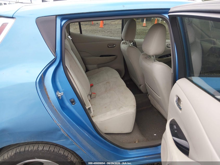 2012 Nissan Leaf VIN JN1AZ0CP7CT022781 IAAI salvage auction — NORMAL WEAR, Clear - Public Restricted (Oregon), sold $300 on 2026-07-13 (photo 8)