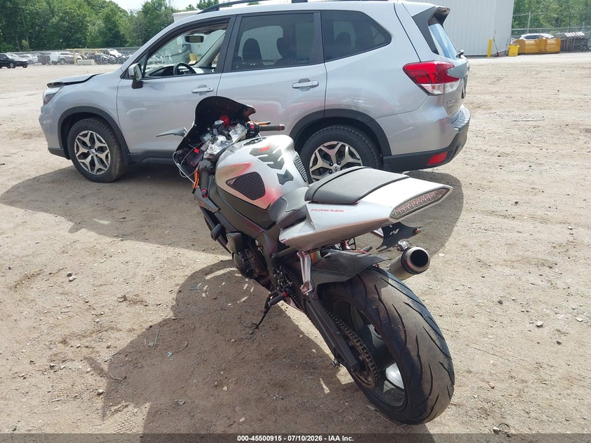 2003 Yamaha Yzfr1 VIN JYARN10E33A012454 IAAI salvage auction — LEFT FRONT, Clear (Massachusetts), sold $25 on 2026-07-22 (photo 3)