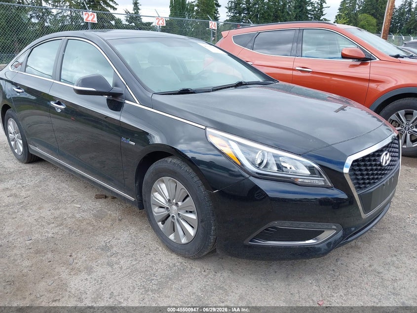 2017 Hyundai Sonata VIN KMHE24L38HA063118 IAAI salvage auction — NORMAL WEAR, Clear (Washington), sold $2,250 on 2026-07-08 (photo 1)