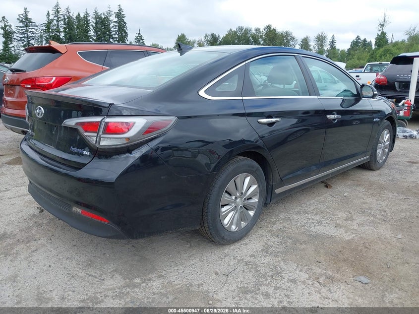 2017 Hyundai Sonata VIN KMHE24L38HA063118 IAAI salvage auction — NORMAL WEAR, Clear (Washington), sold $2,250 on 2026-07-08 (photo 4)