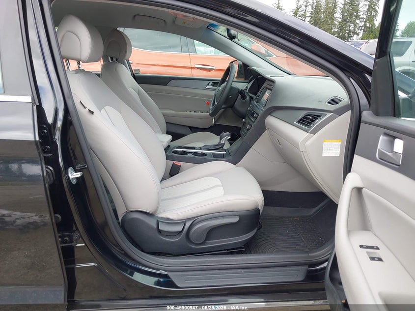 2017 Hyundai Sonata VIN KMHE24L38HA063118 IAAI salvage auction — NORMAL WEAR, Clear (Washington), sold $2,250 on 2026-07-08 (photo 5)