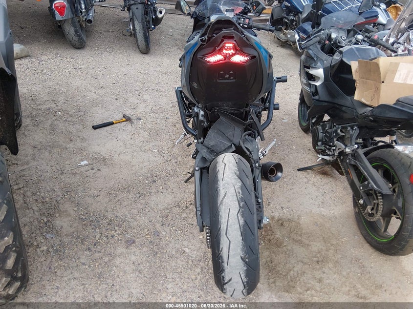2025 Kawasaki Zx VIN JKBZXJK18SA010180 IAAI salvage auction — SIDE, Salvage (Wisconsin), sold $1,800 on 2026-07-28 (photo 6)