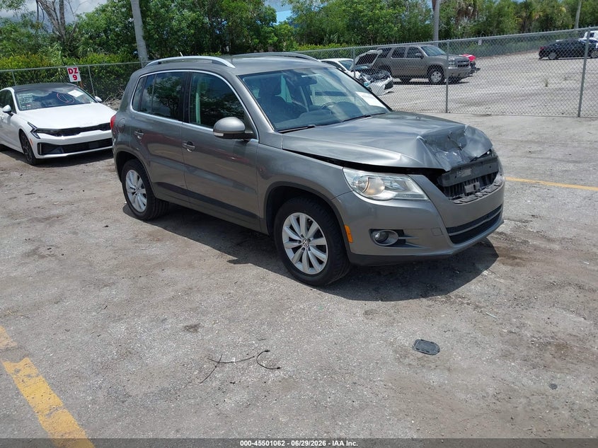 2011 Volkswagen Tiguan VIN WVGAV7AX2BW505463 IAAI salvage auction — FRONT END, Rebuildable (Florida), sold $375 on 2026-07-29 (photo 1)