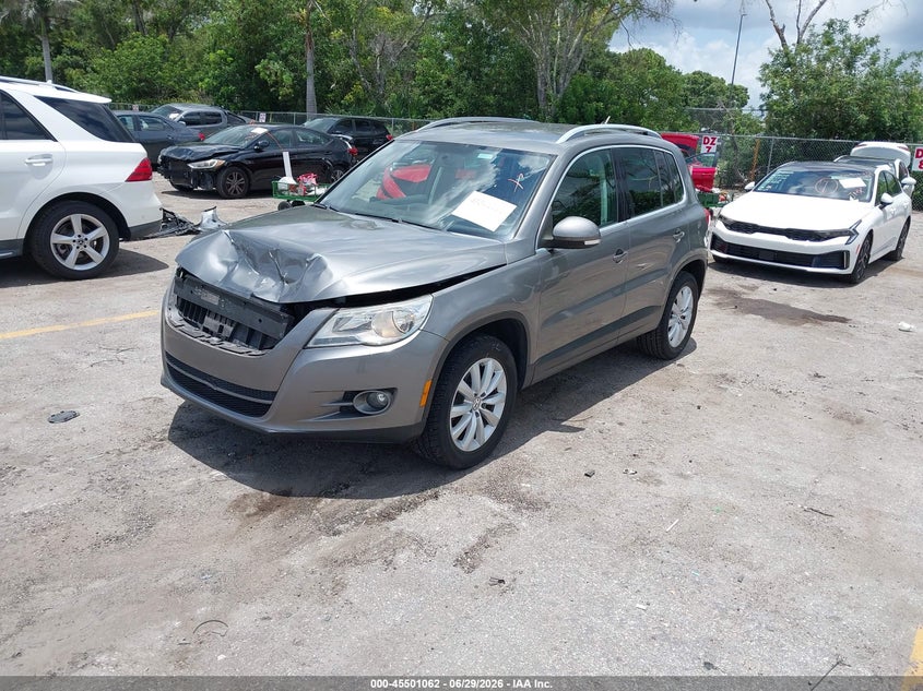 2011 Volkswagen Tiguan VIN WVGAV7AX2BW505463 IAAI salvage auction — FRONT END, Rebuildable (Florida), sold $375 on 2026-07-29 (photo 2)