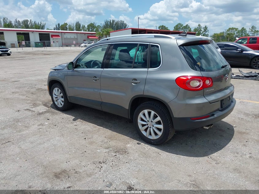 2011 Volkswagen Tiguan VIN WVGAV7AX2BW505463 IAAI salvage auction — FRONT END, Rebuildable (Florida), sold $375 on 2026-07-29 (photo 3)