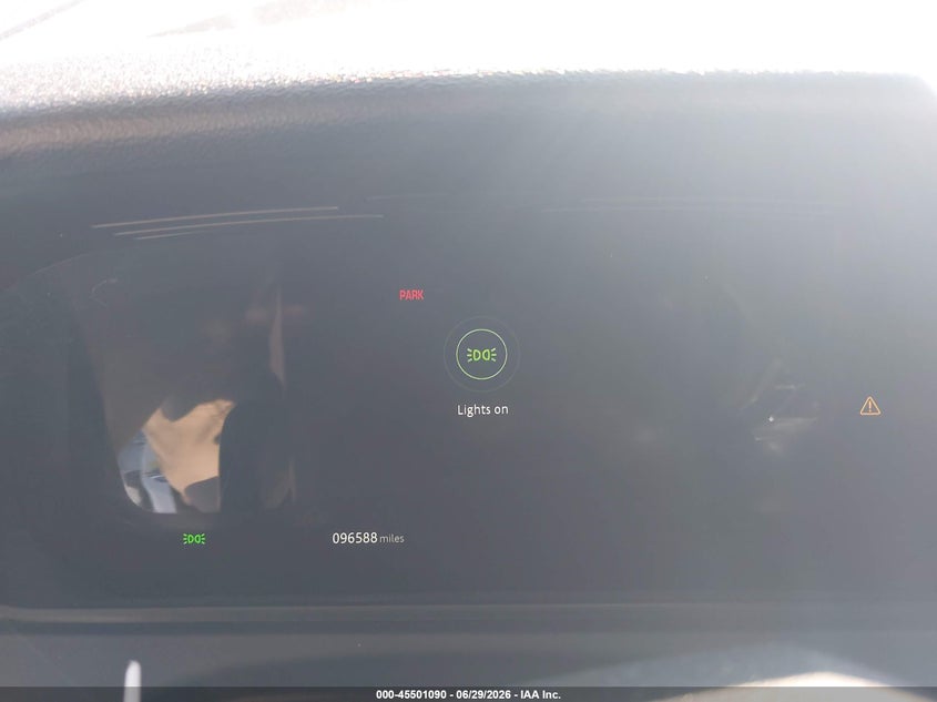 2018 Land rover Range rover velar VIN SALYL2RN8JA725788 IAAI salvage auction — NORMAL WEAR, Clear (Massachusetts), sold $6,875 on 2026-07-28 (photo 7)