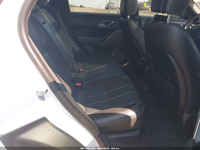 2018 Land rover Range rover velar VIN SALYL2RN8JA725788 IAAI salvage auction — NORMAL WEAR, Clear (Massachusetts), sold $6,875 on 2026-07-28 (photo 8)