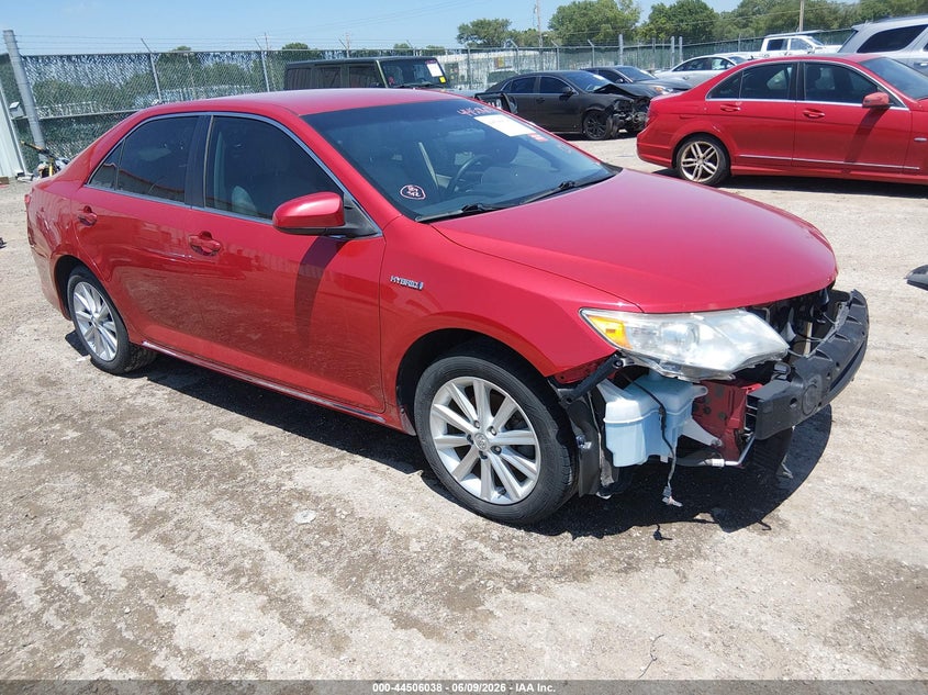 2013 Toyota Camry VIN 4T1BD1FK3DU075572 IAAI salvage auction — LEFT FRONT, Salvage Title, sold $825 on 2026-07-10 (photo 1)