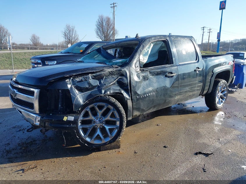 2010 Chevrolet Silverado VIN 3GCRKSE3XAG246535 IAAI salvage auction — ROLLOVER, Junk (Missouri), sold $400 on 2026-07-17 (photo 2)