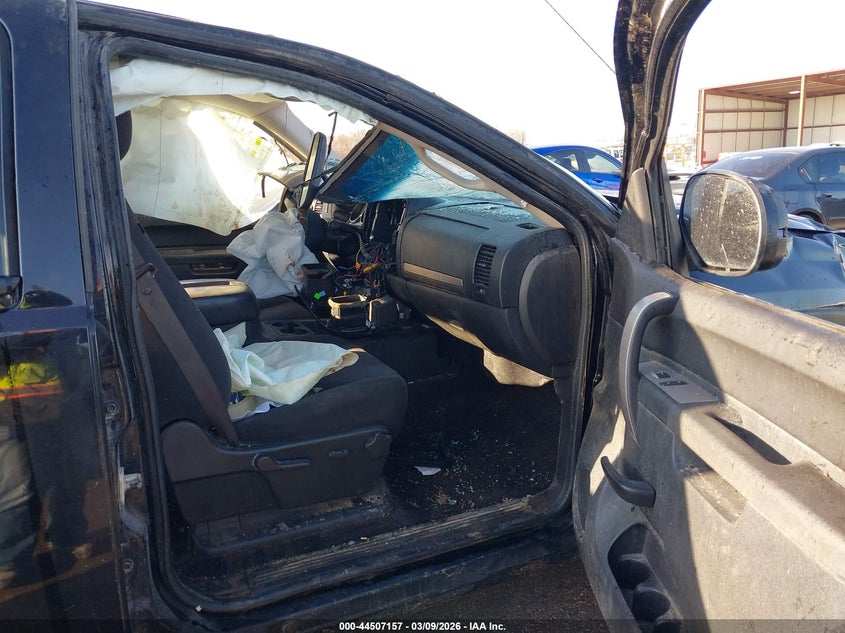 2010 Chevrolet Silverado VIN 3GCRKSE3XAG246535 IAAI salvage auction — ROLLOVER, Junk (Missouri), sold $400 on 2026-07-17 (photo 5)