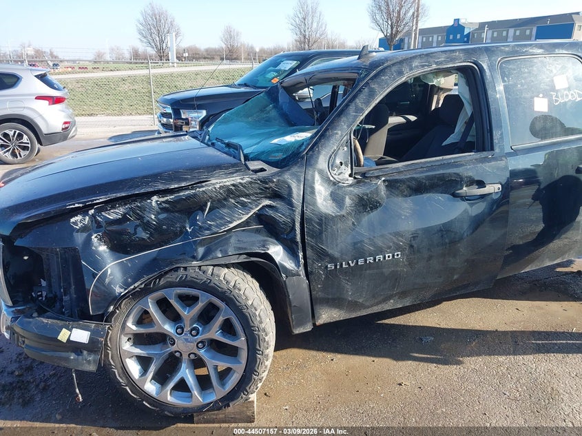 2010 Chevrolet Silverado VIN 3GCRKSE3XAG246535 IAAI salvage auction — ROLLOVER, Junk (Missouri), sold $400 on 2026-07-17 (photo 6)